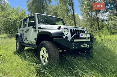 Внедорожник / Кроссовер Jeep Wrangler 2011 в 