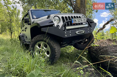 Внедорожник / Кроссовер Jeep Wrangler 2011 в 