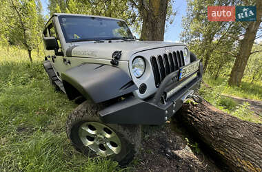 Внедорожник / Кроссовер Jeep Wrangler 2011 в 