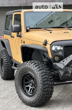 Позашляховик / Кросовер Jeep Wrangler 2012 в Києві