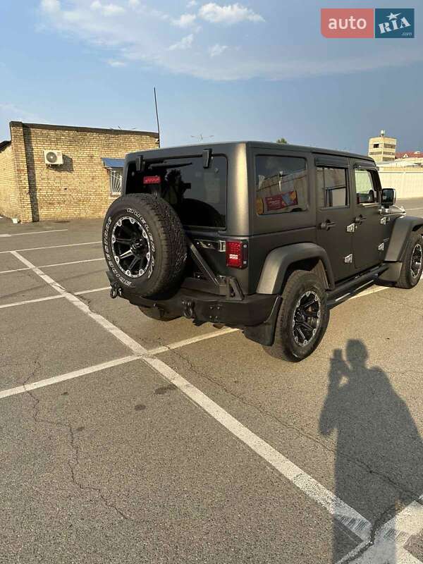 Внедорожник / Кроссовер Jeep Wrangler 2011 в Киеве