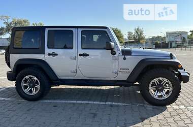 Внедорожник / Кроссовер Jeep Wrangler 2016 в Черновцах