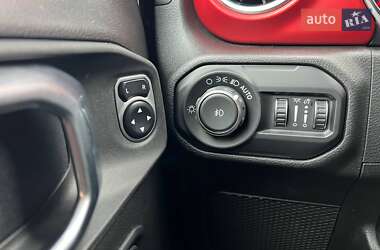 Внедорожник / Кроссовер Jeep Wrangler 2019 в 