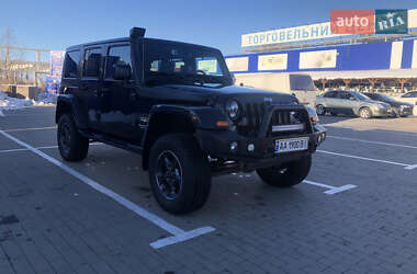 Внедорожник / Кроссовер Jeep Wrangler 2015 в Киеве