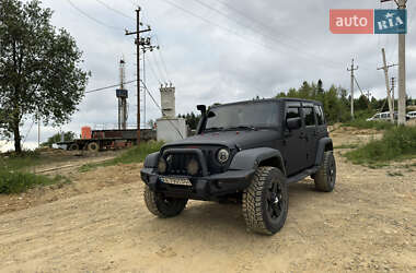 Позашляховик / Кросовер Jeep Wrangler 2011 в Києві