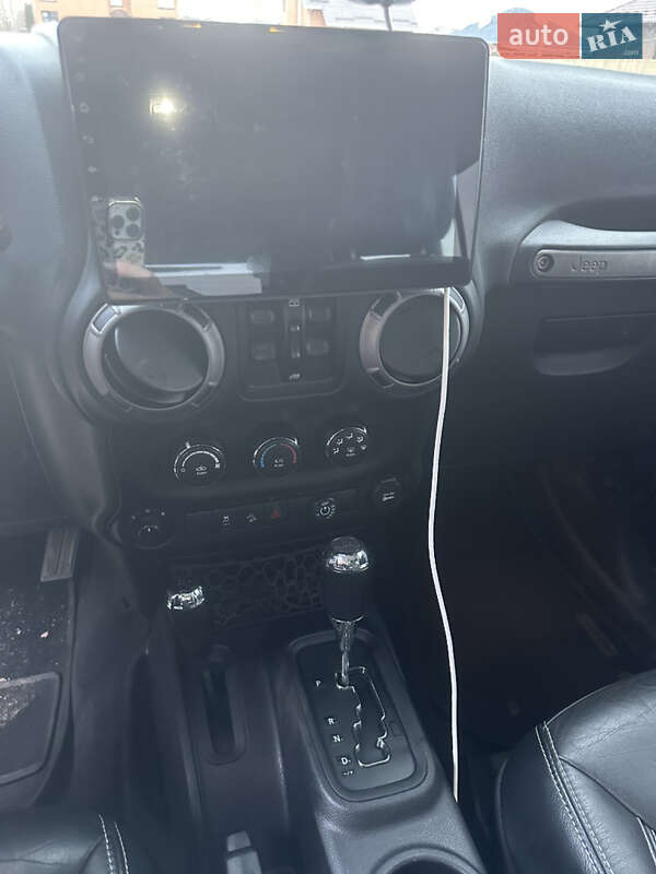 Позашляховик / Кросовер Jeep Wrangler 2016 в Києві