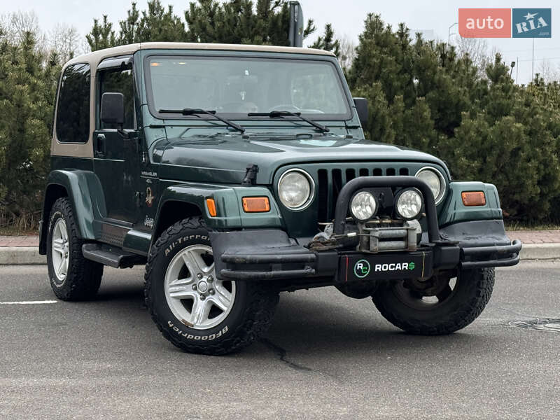 Внедорожник / Кроссовер Jeep Wrangler 2000 в 