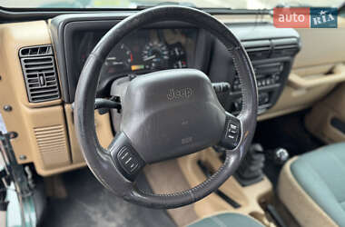 Внедорожник / Кроссовер Jeep Wrangler 2000 в 