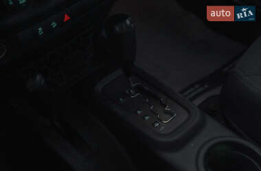 Внедорожник / Кроссовер Jeep Wrangler 2016 в 