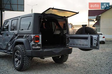 Внедорожник / Кроссовер Jeep Wrangler 2016 в 