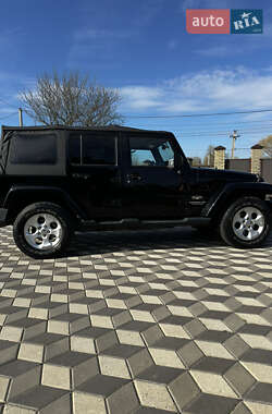 Позашляховик / Кросовер Jeep Wrangler 2013 в 