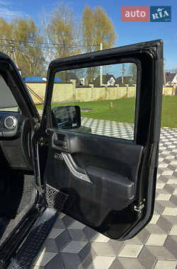 Позашляховик / Кросовер Jeep Wrangler 2013 в 