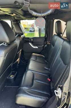 Позашляховик / Кросовер Jeep Wrangler 2013 в 