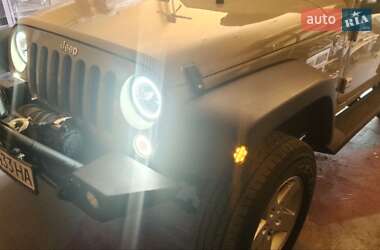 Внедорожник / Кроссовер Jeep Wrangler 2017 в 
