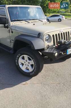 Внедорожник / Кроссовер Jeep Wrangler 2017 в 