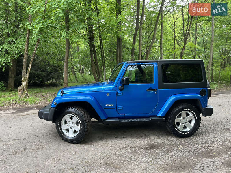 Позашляховик / Кросовер Jeep Wrangler 2015 в Львові