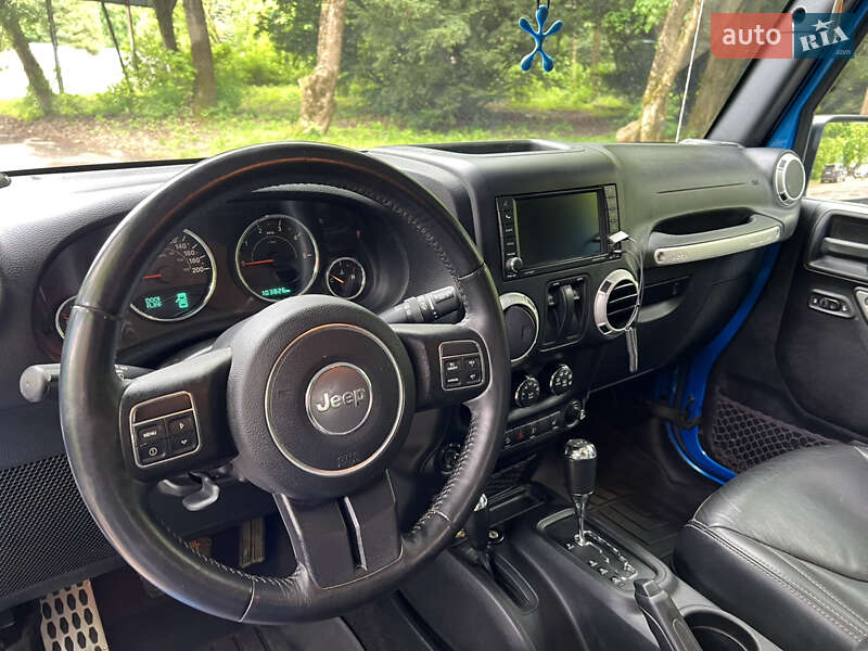 Позашляховик / Кросовер Jeep Wrangler 2015 в Львові