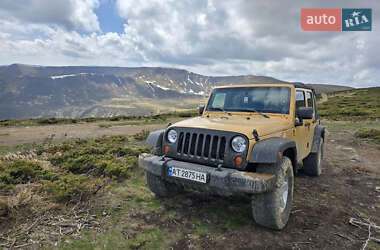 Внедорожник / Кроссовер Jeep Wrangler 2013 в 