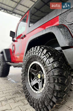 Внедорожник / Кроссовер Jeep Wrangler 2014 в 