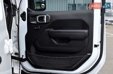 Внедорожник / Кроссовер Jeep Wrangler 2018 в 
