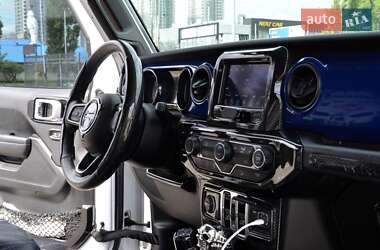 Внедорожник / Кроссовер Jeep Wrangler 2018 в 