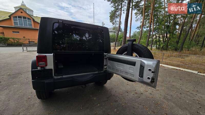 Внедорожник / Кроссовер Jeep Wrangler 2008 в Киеве