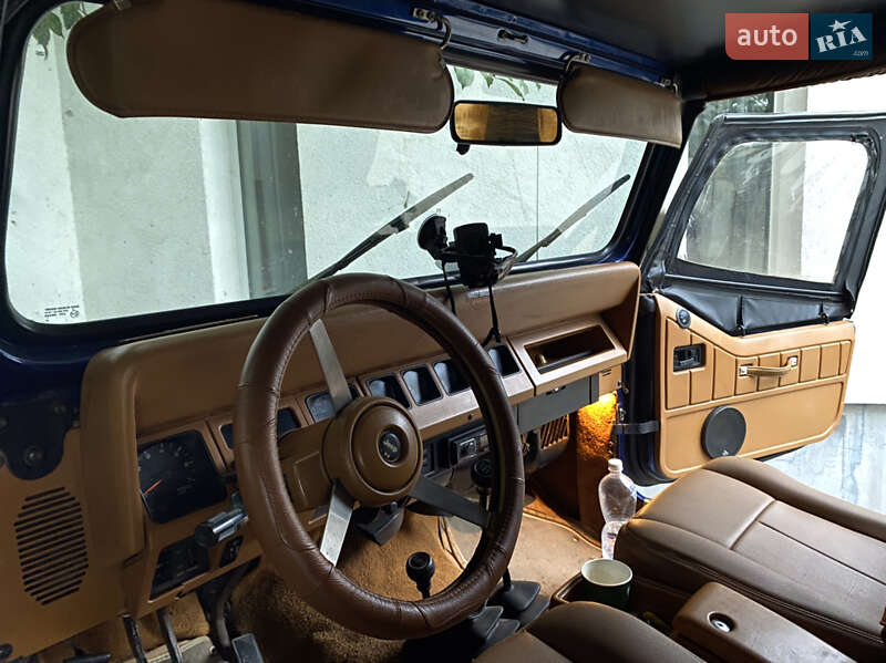 Внедорожник / Кроссовер Jeep Wrangler 1995 в Ровно