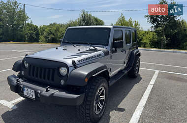 Внедорожник / Кроссовер Jeep Wrangler 2016 в 