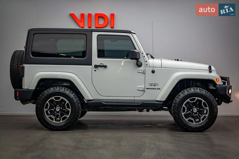 Внедорожник / Кроссовер Jeep Wrangler 2015 в Киеве