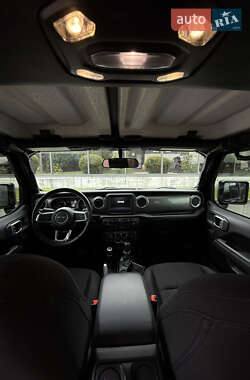 Внедорожник / Кроссовер Jeep Wrangler 2019 в 