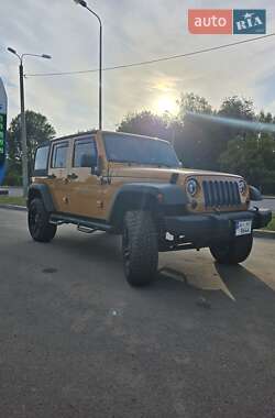 Внедорожник / Кроссовер Jeep Wrangler 2014 в 