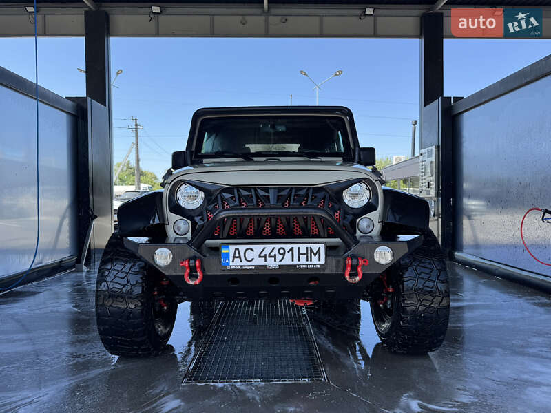 Внедорожник / Кроссовер Jeep Wrangler 2017 в Львове