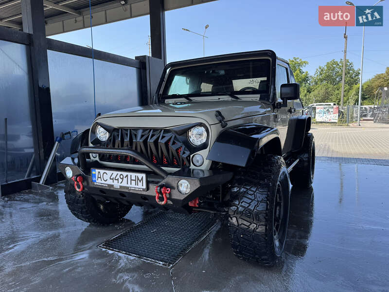 Внедорожник / Кроссовер Jeep Wrangler 2017 в Львове