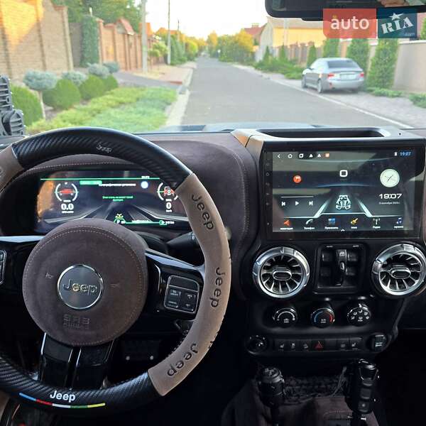 Внедорожник / Кроссовер Jeep Wrangler 2015 в Одессе