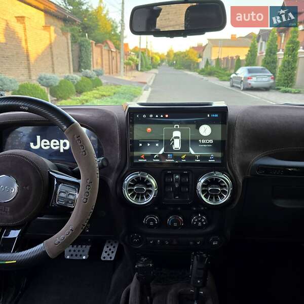 Внедорожник / Кроссовер Jeep Wrangler 2015 в Одессе