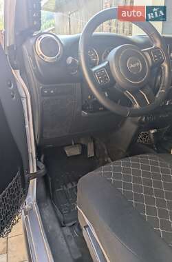 Позашляховик / Кросовер Jeep Wrangler 2014 в 
