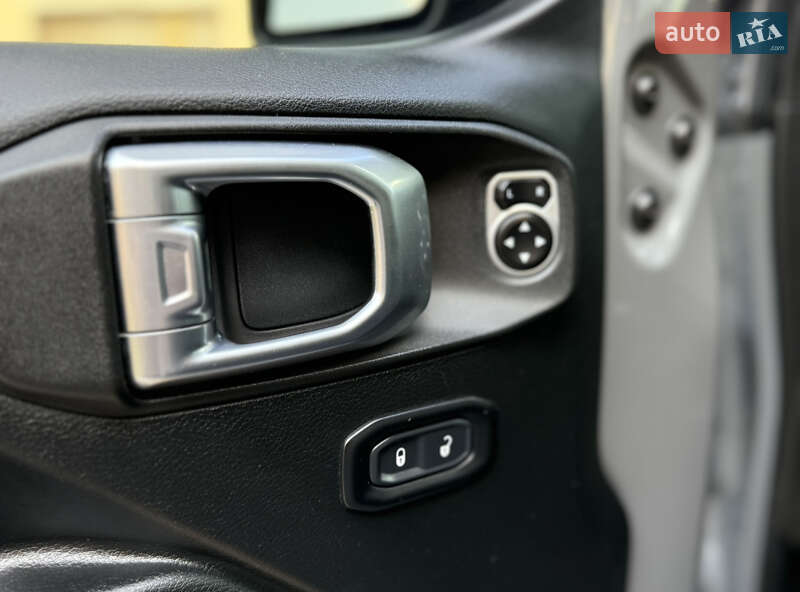 Внедорожник / Кроссовер Jeep Wrangler 2019 в Киеве