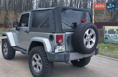 Внедорожник / Кроссовер Jeep Wrangler 2016 в 