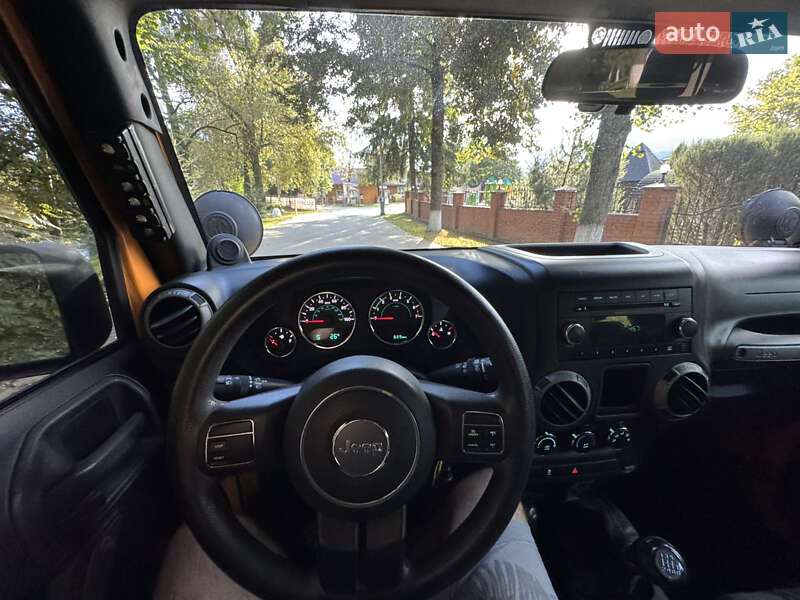 Позашляховик / Кросовер Jeep Wrangler 2012 в Сваляві фото 24 Позашляховик / Кросовер Jeep Wrangler 2012 в Сваляві