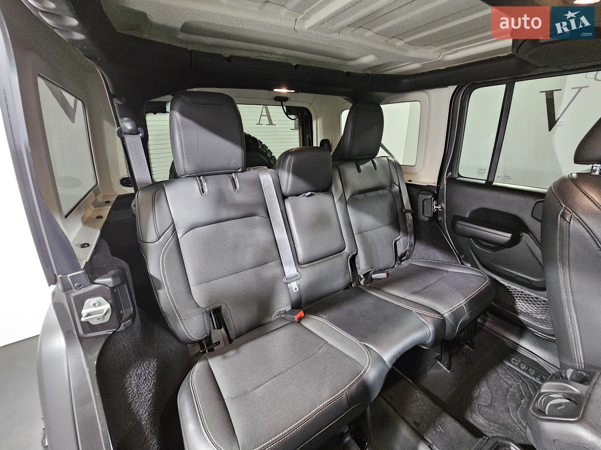 2021 Jeep Wrangler - мініатюра 12