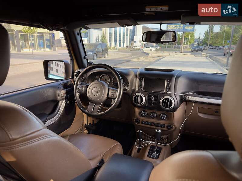 Позашляховик / Кросовер Jeep Wrangler 2013 в Києві фото 17 Позашляховик / Кросовер Jeep Wrangler 2013 в Києві