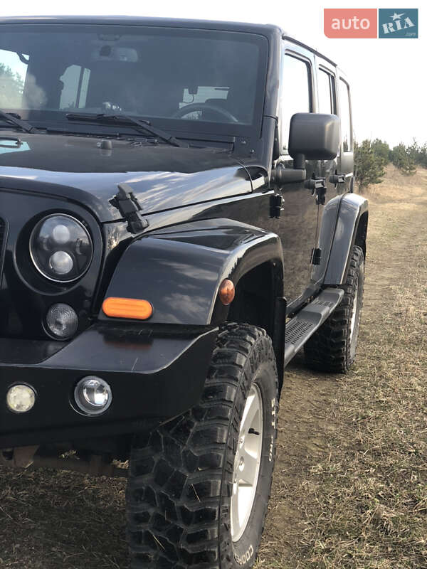 Позашляховик / Кросовер Jeep Wrangler 2015 в Києві