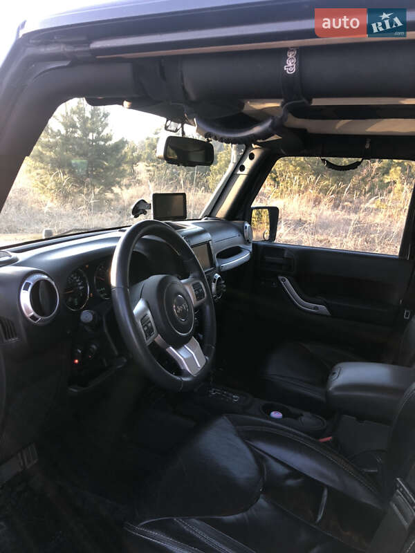 Позашляховик / Кросовер Jeep Wrangler 2015 в Києві