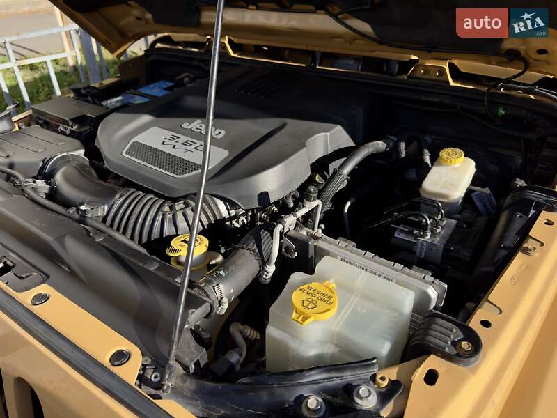 Позашляховик / Кросовер Jeep Wrangler 2013 в Києві фото 16 Позашляховик / Кросовер Jeep Wrangler 2013 в Києві