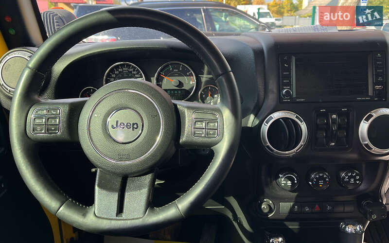 Внедорожник / Кроссовер Jeep Wrangler 2015 в Коломые