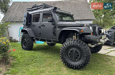 Внедорожник / Кроссовер Jeep Wrangler 2011 в 