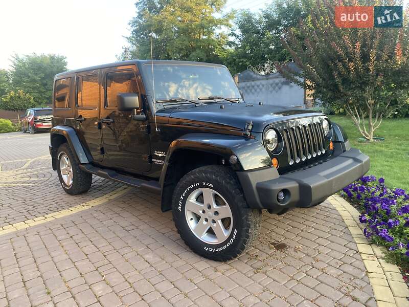 Позашляховик / Кросовер Jeep Wrangler 2012 в  фото Позашляховик / Кросовер Jeep Wrangler 2012 в