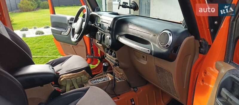 Внедорожник / Кроссовер Jeep Wrangler 2013 в Киеве