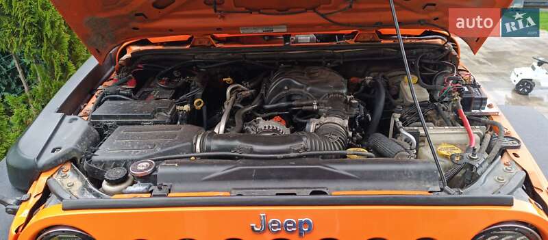 Внедорожник / Кроссовер Jeep Wrangler 2013 в Киеве