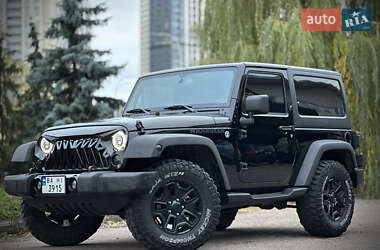 Внедорожник / Кроссовер Jeep Wrangler 2015 в 